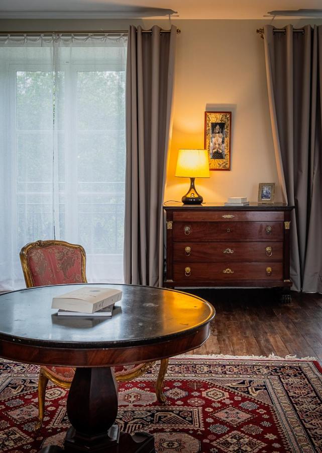 Chateau De Charnizay Bagian luar foto