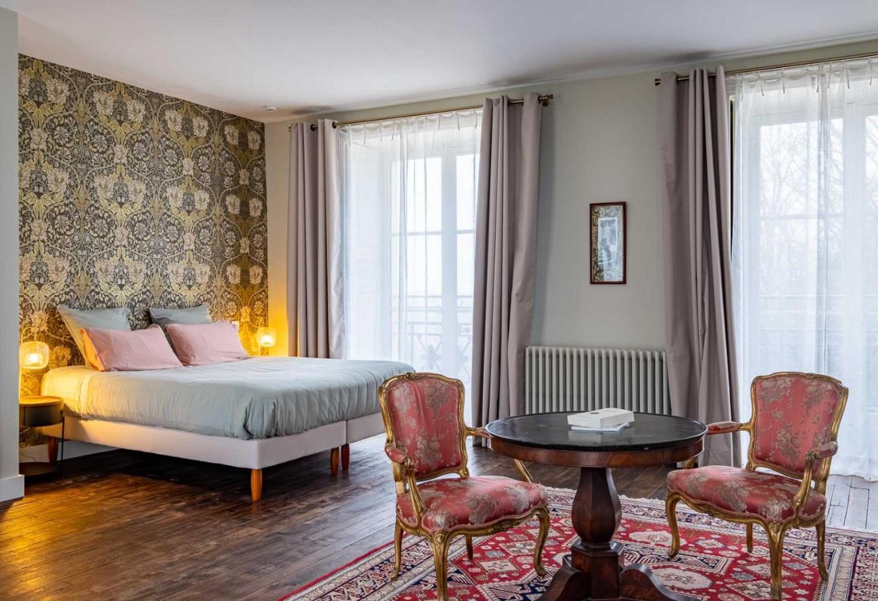 Chateau De Charnizay Bagian luar foto