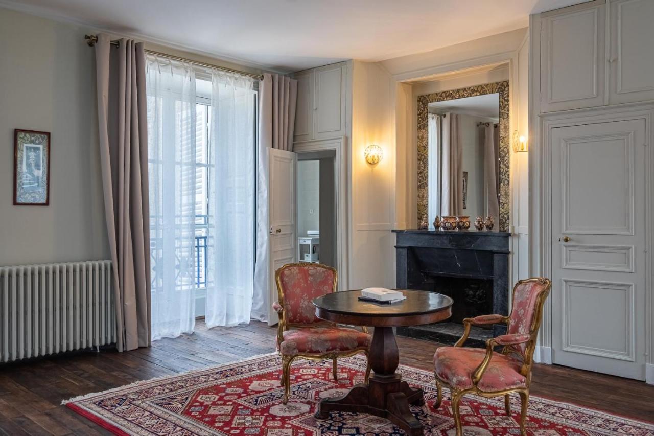 Chateau De Charnizay Bagian luar foto